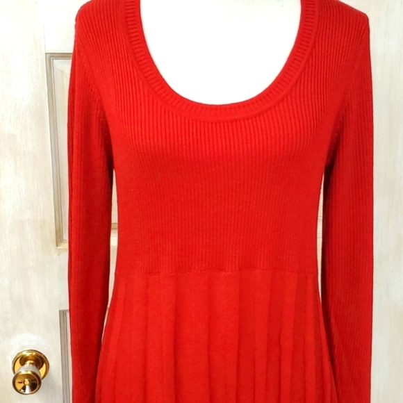 Gorgeous red sweater dress - Picture 2 of 3